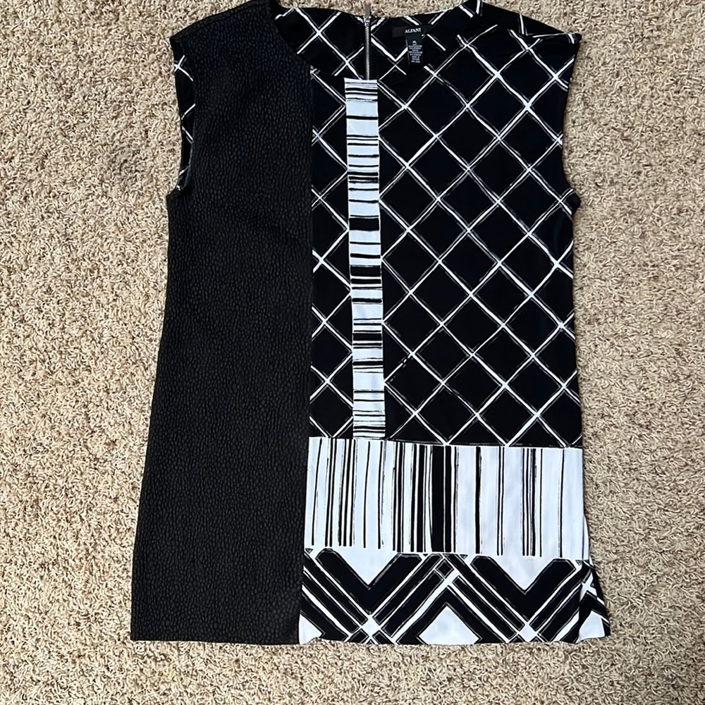 Top, Alfani, size XL, sleeveless, excellent condition. Pet and smoke free home.